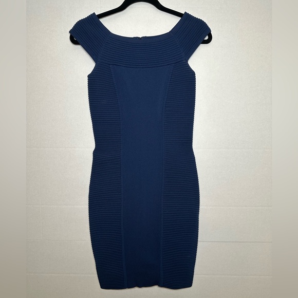 Le Chateau Bodycon Dress - Picture 1 of 4